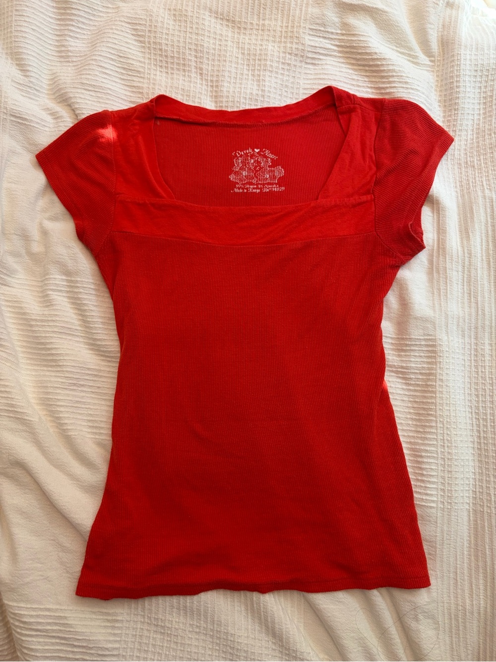 Red square Neck Women’s Top - Short Sleeve